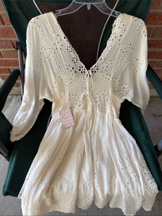 Free People Dresses & Skirts - Free People Ivory Eyelet Smocked Midi Dress
